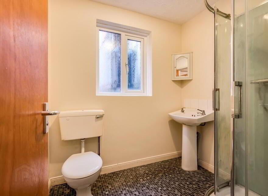 Flat 2, 42 University Street, Belfast, BT7 1FZ
