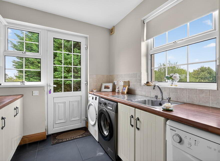 44 Tullywest Road, Nutts Corner, Crumlin, BT29 4SP