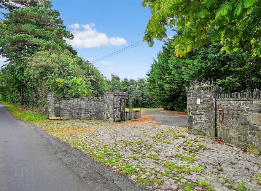 44 Tullywest Road, Nutts Corner, Crumlin, BT29 4SP