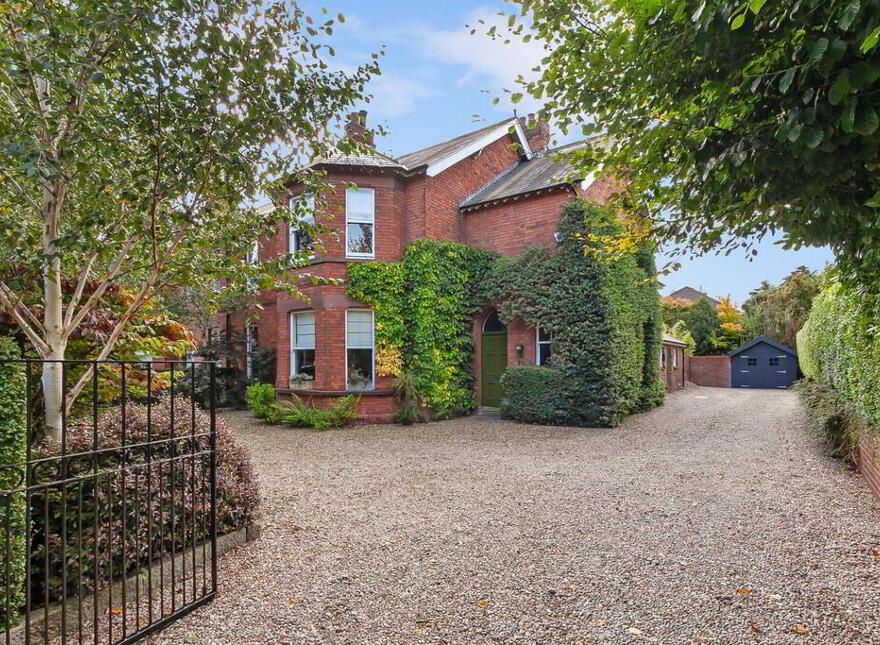 21 Deramore Park, Belfast, BT9 5JW