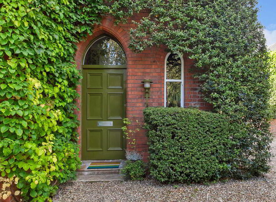21 Deramore Park, Belfast, BT9 5JW