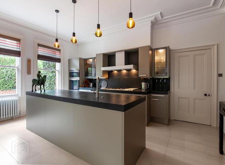 21 Deramore Park, Belfast, BT9 5JW