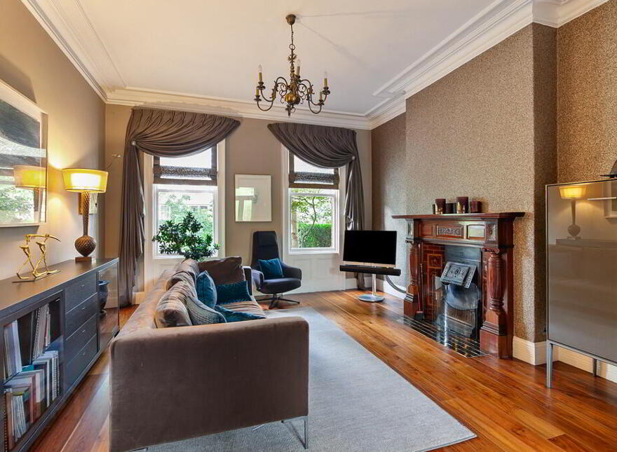 21 Deramore Park, Belfast, BT9 5JW