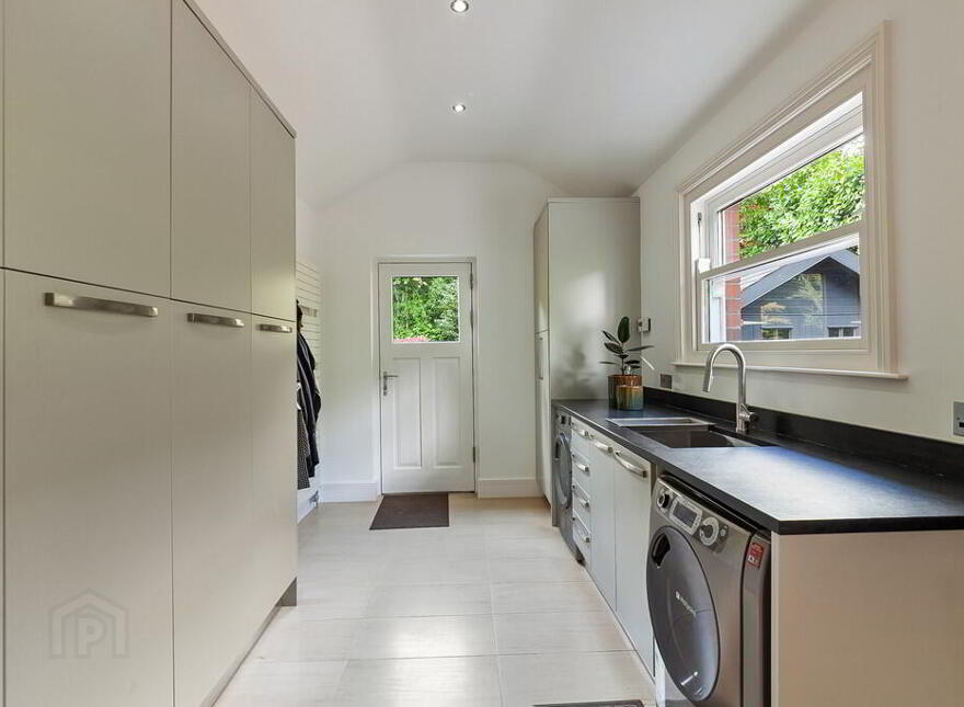 21 Deramore Park, Belfast, BT9 5JW