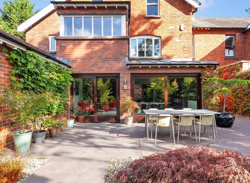 21 Deramore Park, Belfast, BT9 5JW