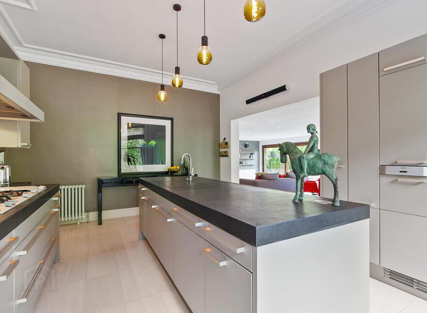 21 Deramore Park, Belfast, BT9 5JW