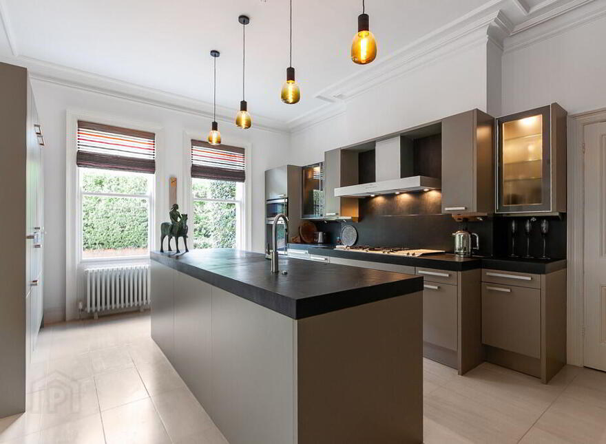 21 Deramore Park, Belfast, BT9 5JW
