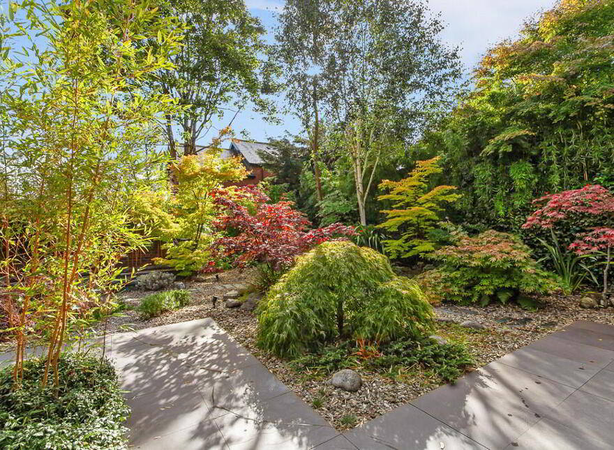 21 Deramore Park, Belfast, BT9 5JW