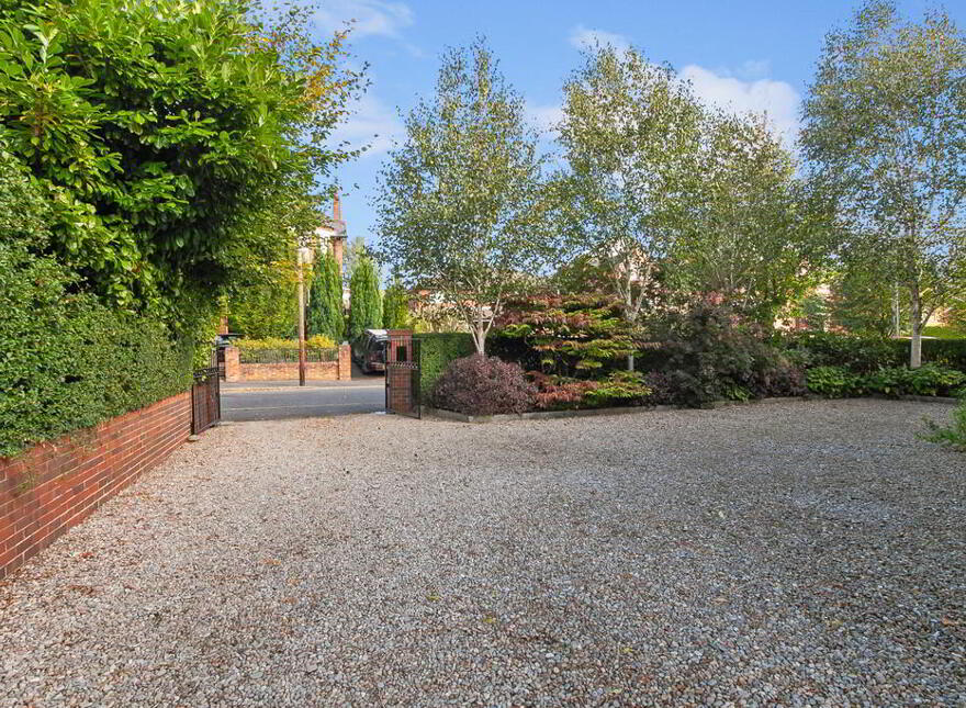 21 Deramore Park, Belfast, BT9 5JW