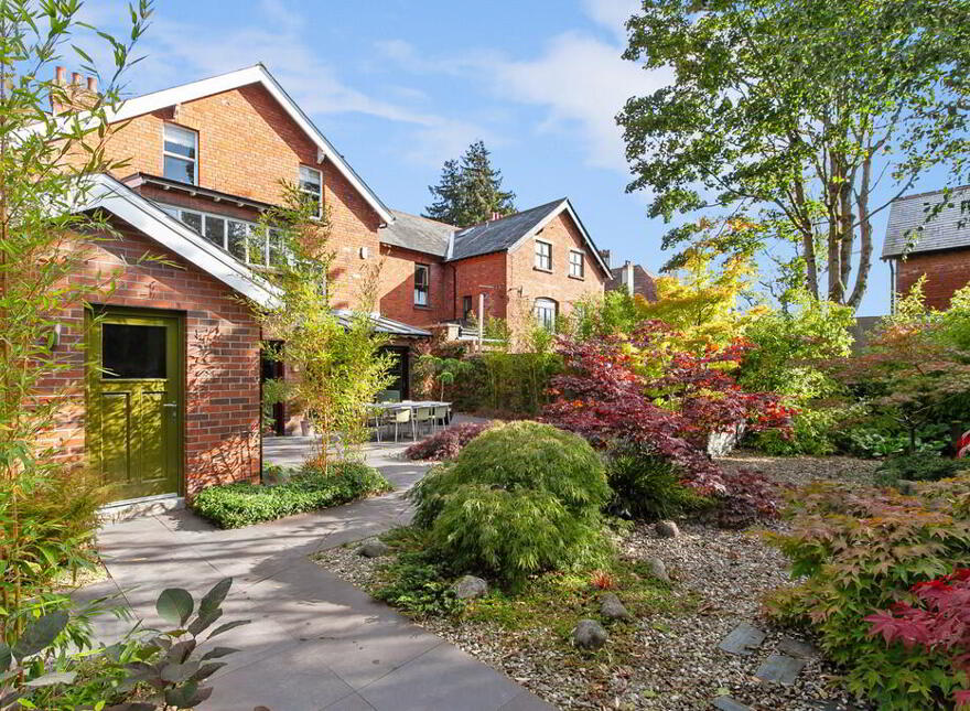 21 Deramore Park, Belfast, BT9 5JW