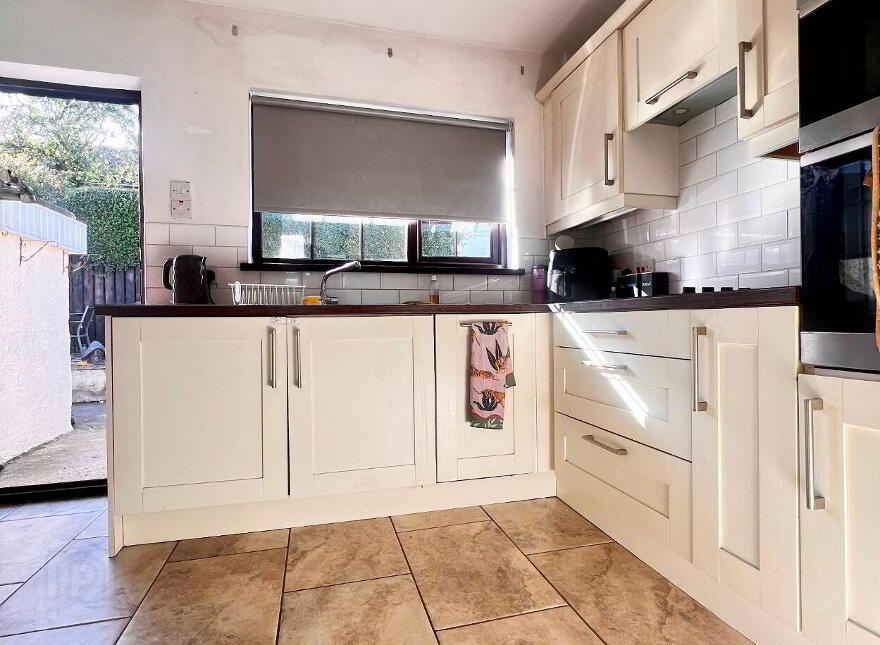 8 Carneal Close, Larne, BT40 2EZ