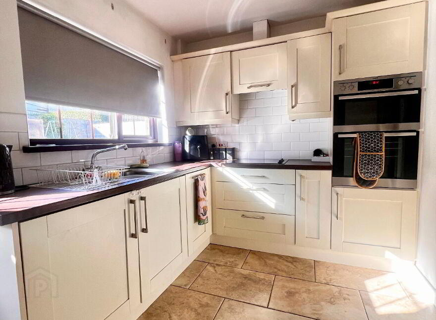 8 Carneal Close, Larne, BT40 2EZ