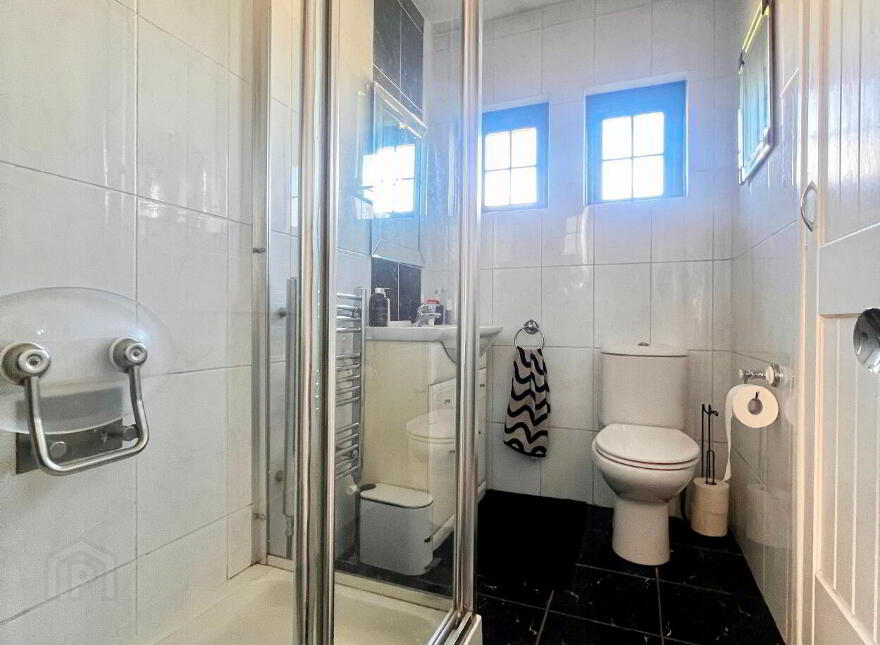8 Carneal Close, Larne, BT40 2EZ