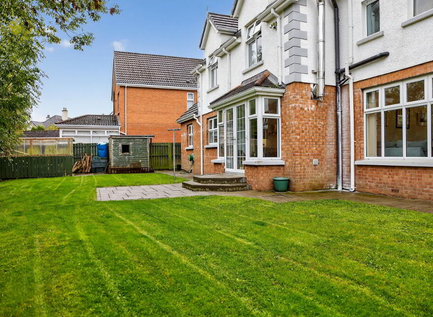 24 Tullymore Dale, Broughshane, Ballymena, BT43 7TD
