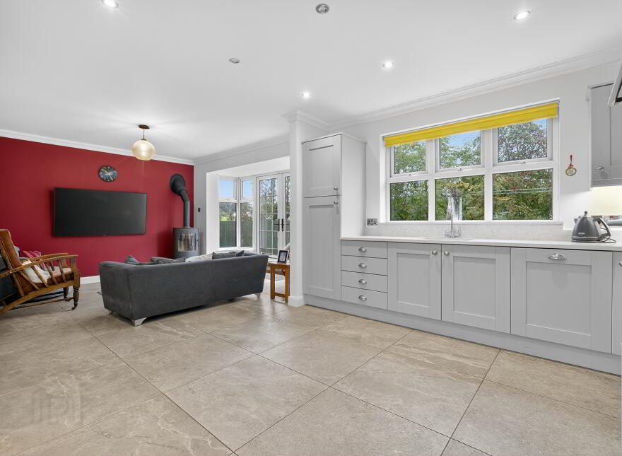 24 Tullymore Dale, Broughshane, Ballymena, BT43 7TD