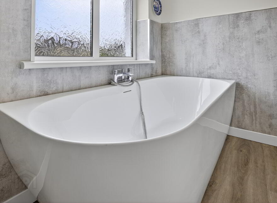 24 Tullymore Dale, Broughshane, Ballymena, BT43 7TD
