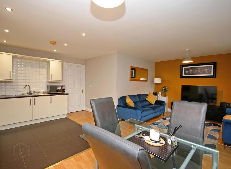 2g The Demesne, Carryduff, Belfast, BT8 8GW