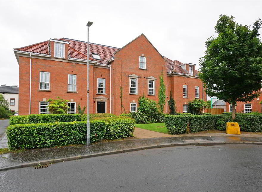 2g The Demesne, Carryduff, Belfast, BT8 8GW
