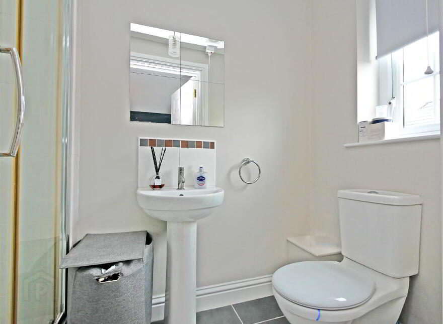 2g The Demesne, Carryduff, Belfast, BT8 8GW
