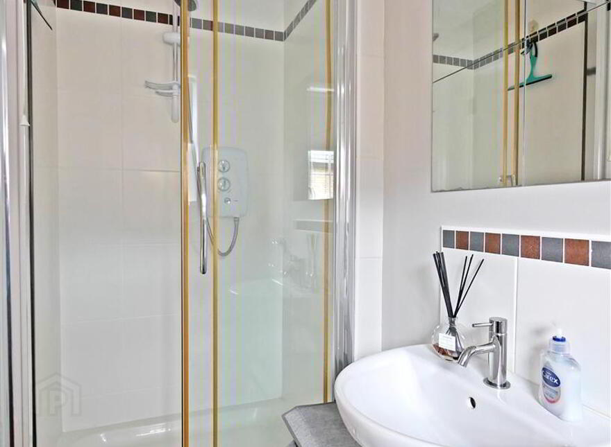 2g The Demesne, Carryduff, Belfast, BT8 8GW