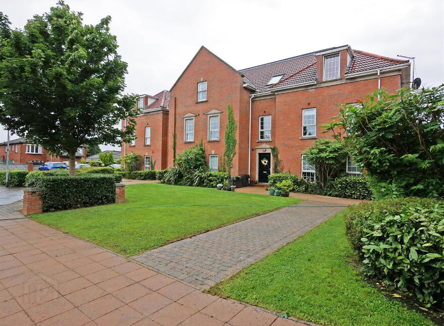 2g The Demesne, Carryduff, Belfast, BT8 8GW
