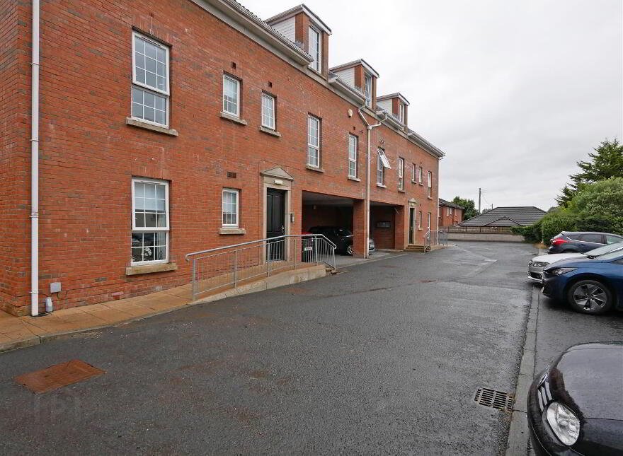 2g The Demesne, Carryduff, Belfast, BT8 8GW