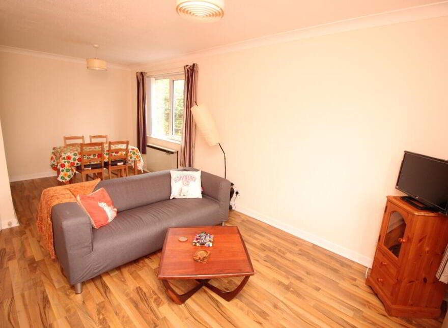 6 Ascot House, Windsor Avenue North, Belfast, BT9 6EL