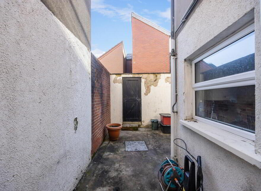30 Fernwood Street, Belfast, BT7 3BQ