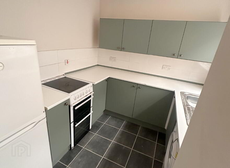 38 London Road, Belfast, BT6 8EY