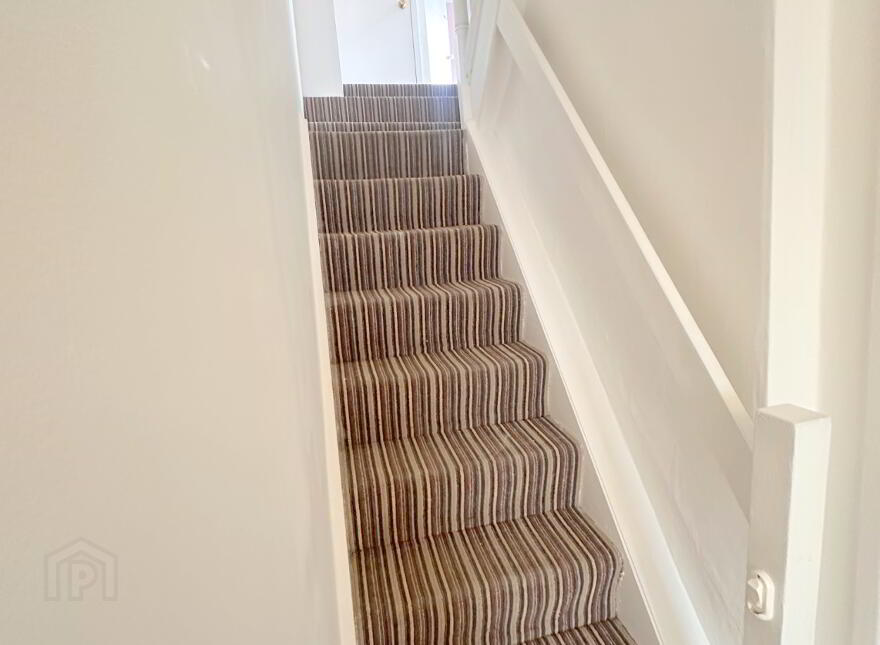 38 London Road, Belfast, BT6 8EY