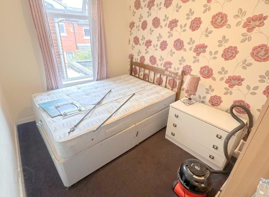 38 London Road, Belfast, BT6 8EY