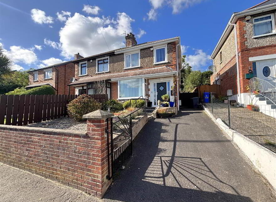 332 Ballysillan Road, Belfast, BT14 6RB photo
