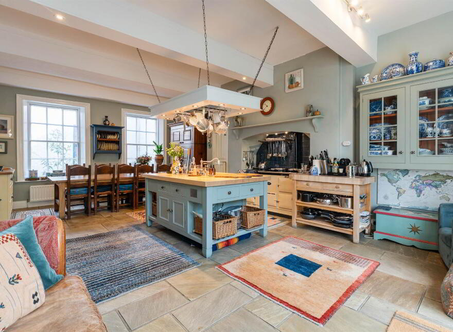 35 Victoria Road, Holywood, BT18 9BD