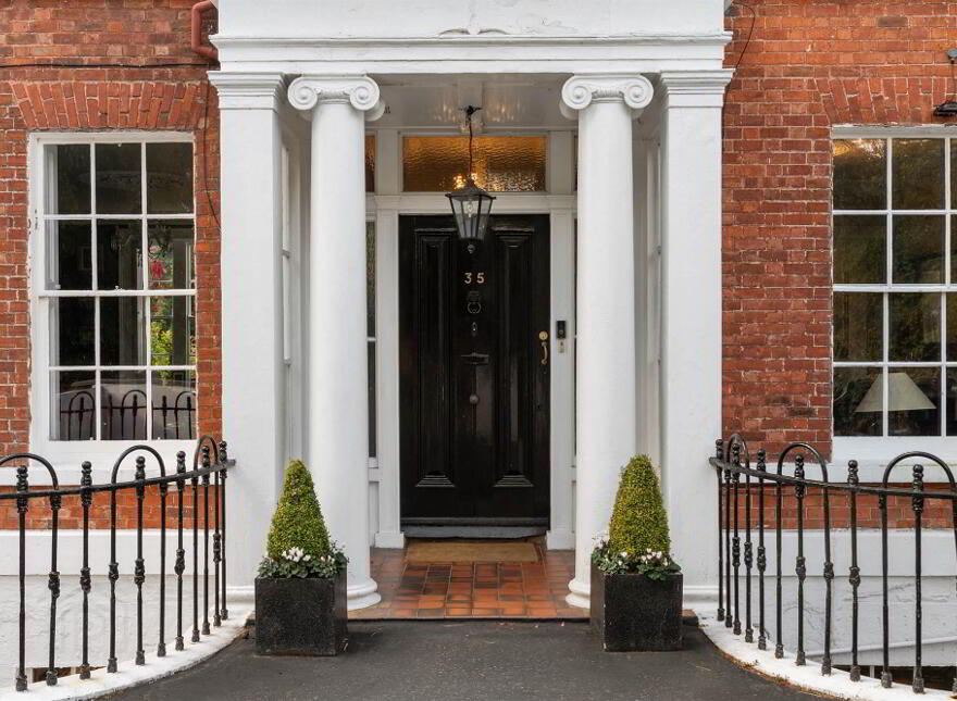 35 Victoria Road, Holywood, BT18 9BD