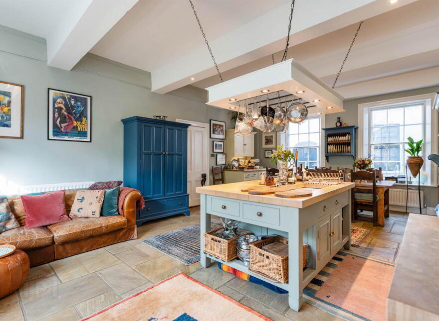 35 Victoria Road, Holywood, BT18 9BD