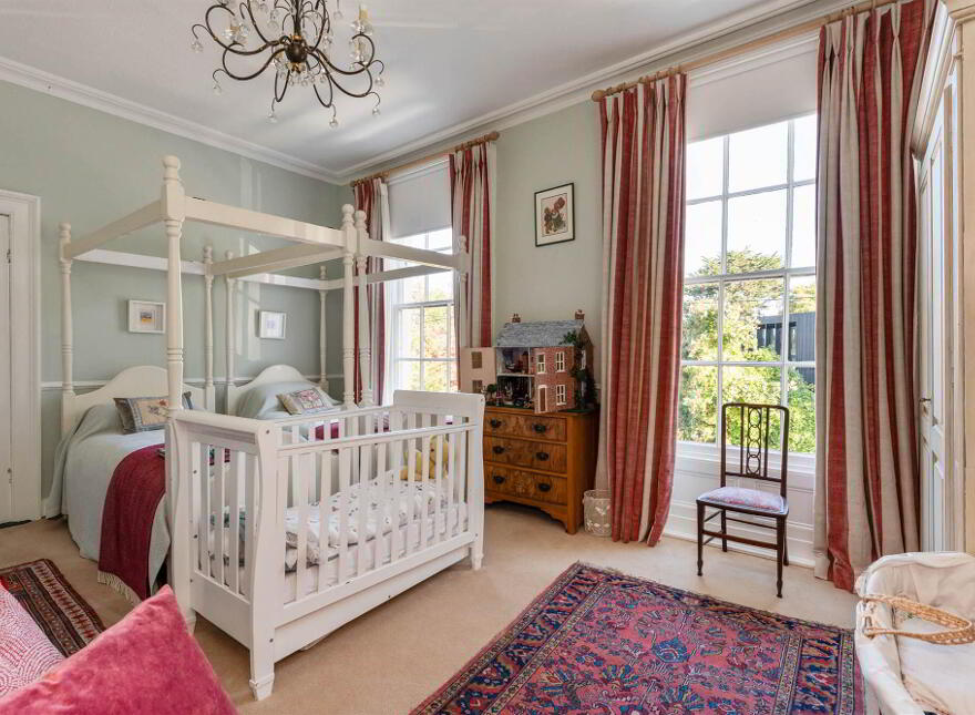 35 Victoria Road, Holywood, BT18 9BD