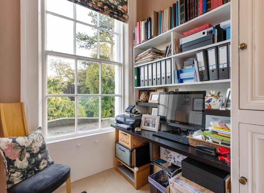 35 Victoria Road, Holywood, BT18 9BD