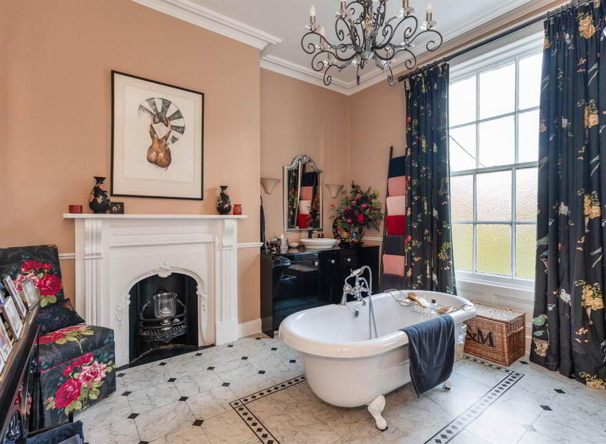 35 Victoria Road, Holywood, BT18 9BD