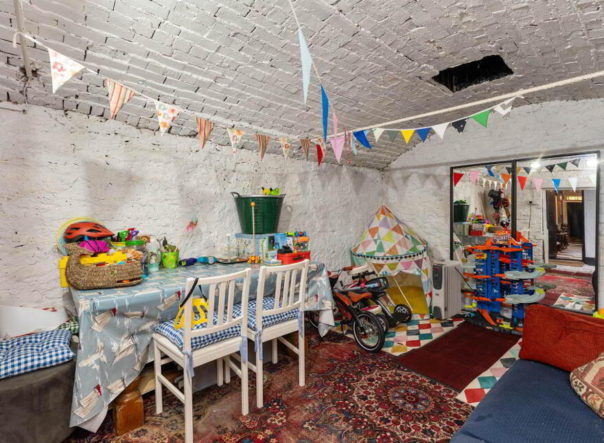 35 Victoria Road, Holywood, BT18 9BD