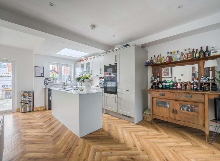 271 Holywood Road, Belfast, BT4 2EW