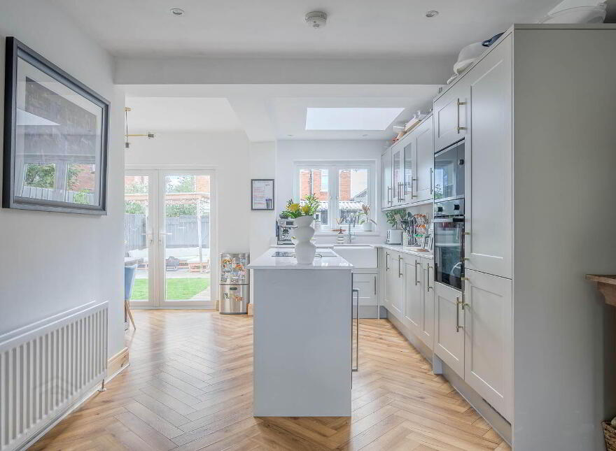 271 Holywood Road, Belfast, BT4 2EW