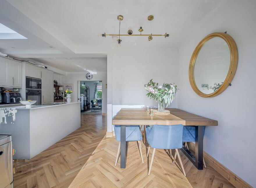 271 Holywood Road, Belfast, BT4 2EW