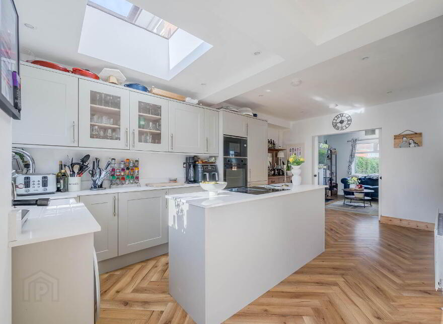 271 Holywood Road, Belfast, BT4 2EW