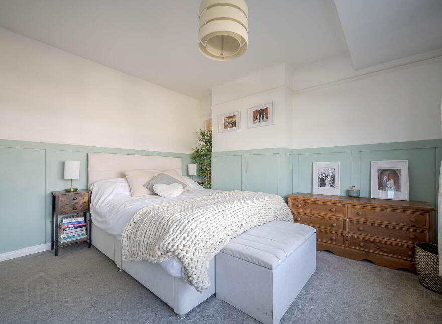 271 Holywood Road, Belfast, BT4 2EW