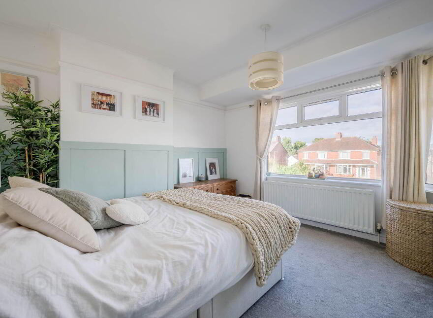 271 Holywood Road, Belfast, BT4 2EW