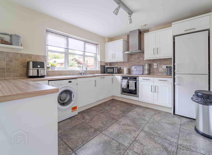 53 Knockdarragh Park, Lisburn, BT28 2XZ