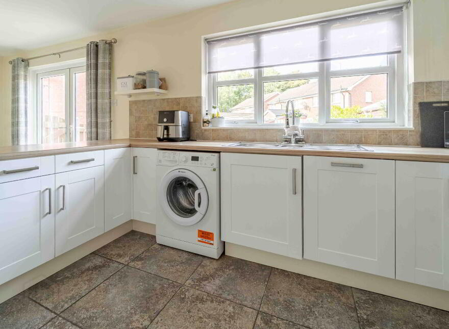 53 Knockdarragh Park, Lisburn, BT28 2XZ