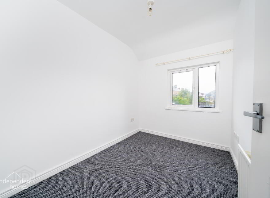 4 Elizabeth Avenue, Larne, BT40 1QP