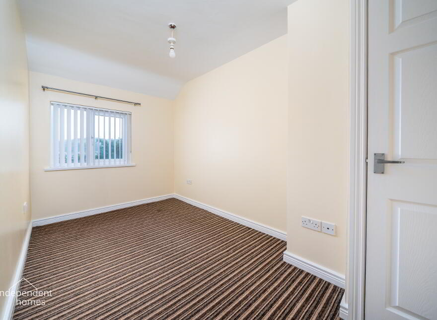 4 Elizabeth Avenue, Larne, BT40 1QP