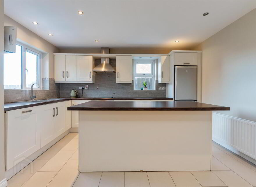 17 St. Andrews Avenue, Ballyhalbert, Newtownards, BT22 1FX